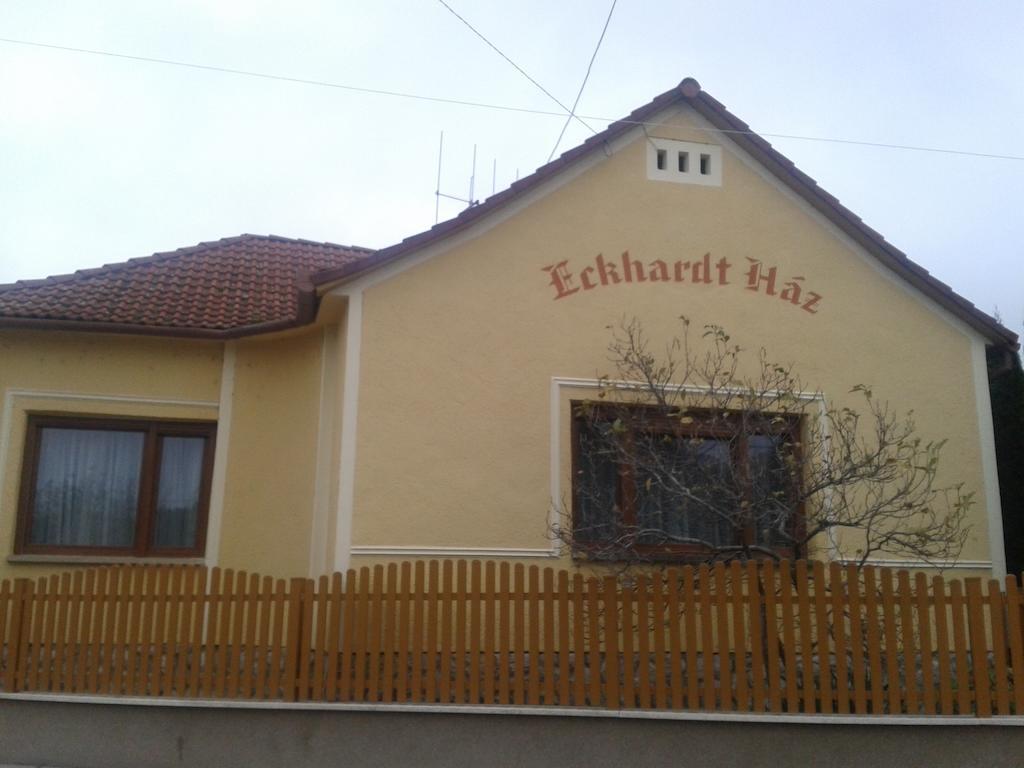 Eckhardt Vendégház Villány Exterior foto